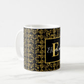 Mug Damassé floral noir et or Royal monogrammé (Devant gauche)