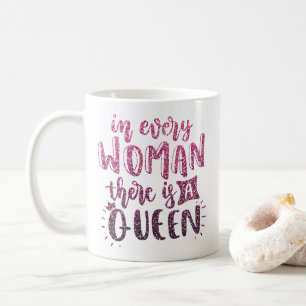 MUG DANS CHAQUE FEMME IL Y A UNE TYPOGRAPHIE DE LA PAR