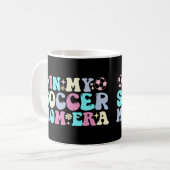 Mug Dans Mon Era Maman De Football (Devant gauche)