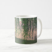 Mug de 11 oz avec l'image "Sous les saules" (Devant droit)