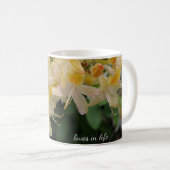 Mug de café à fleurs Rhododendron jaune (Devant droit)