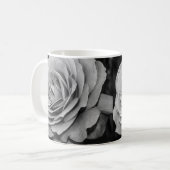 Mug de café à la rose noire et blanche (Devant gauche)