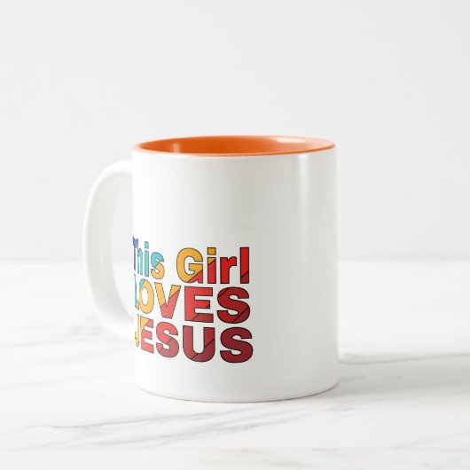 Mug de café : Cette fille aime Jésus (Devant gauche)