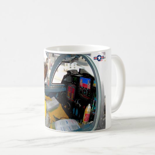 MUG DE CAFÉ DRAGON LADY U-2S (Devant droit)