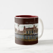 Mug de café peint sur Ellis Island (Devant droit)