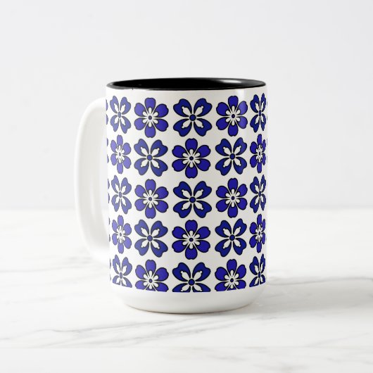 Mug de fleurs bleues et blanches modernes (Devant gauche)