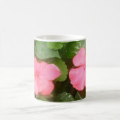 Mug de fleurs d'impériens roses (Centre)