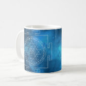 Mug de géométrie sacrée Sri Yantra Indigo (Devant gauche)