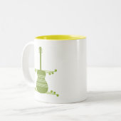 Mug de guitare rétro, vert olive (Devant gauche)