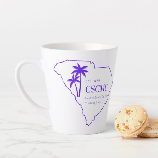 Mug de logo violet CSCMC (En situation)