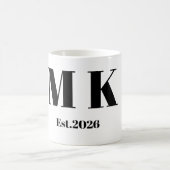 Mug de mariage à monogramme cursif élégant M & K (Centre)