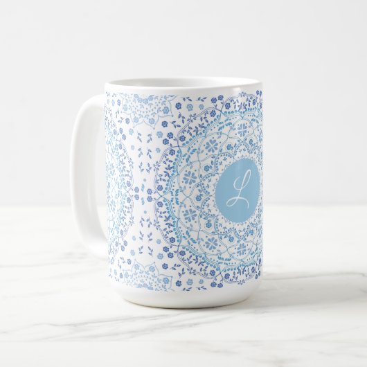 Mug de monogramme de Mandala bleu Lite (Devant gauche)