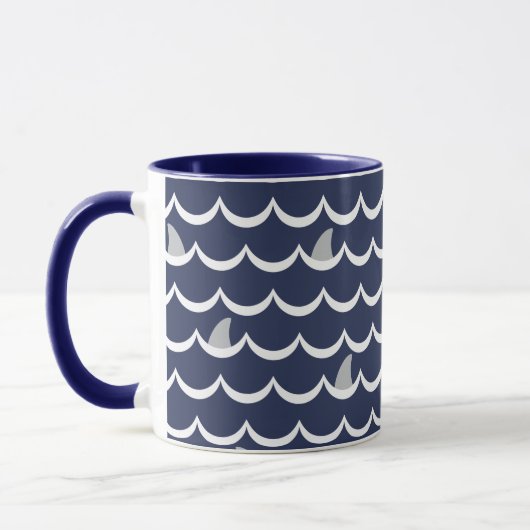 Mug de monogramme fin requin bleu marine (Gauche)
