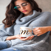 Mug de monogramme floral - Élégante lettre M-writ