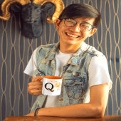 Mug de monogramme floral - Élégante lettre Qrit u