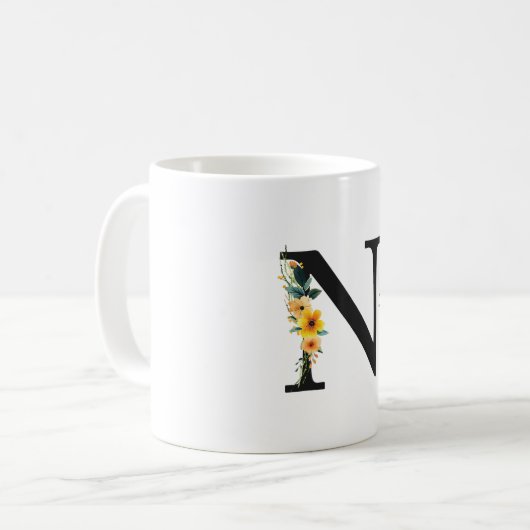 Mug de monogramme floral N avec nom modifiable (Devant gauche)