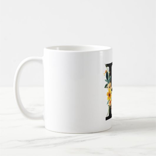 Mug de monogramme K floral avec nom modifiable (Gauche)