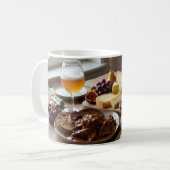 Mug de nature morte pour une dégustation de fromag (Devant gauche)