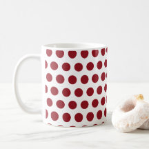 Mug de Noël à pois rouges foncés