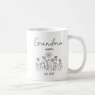 Mug De nouveau promue grand-mère EST 2027 Fleurs sauva