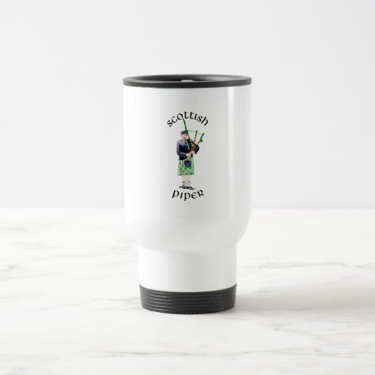 Mug De Voyage Bagpiper de gentillesse dans Green Kilt (Centre)