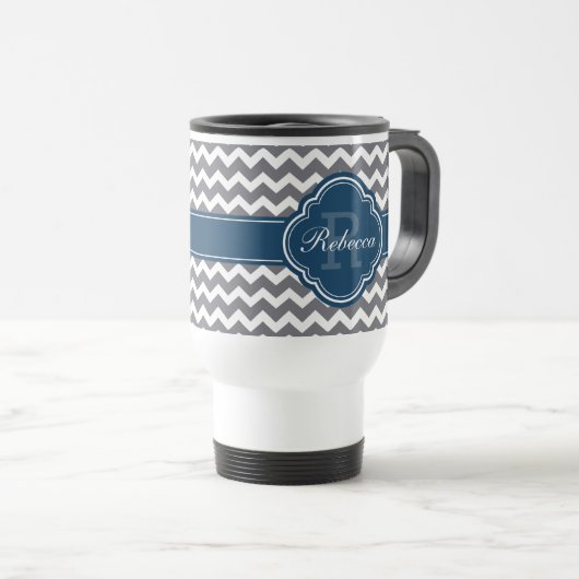 Mug De Voyage Blue Quatrefoil Monogram Grey Chevron Motif (Devant droit)