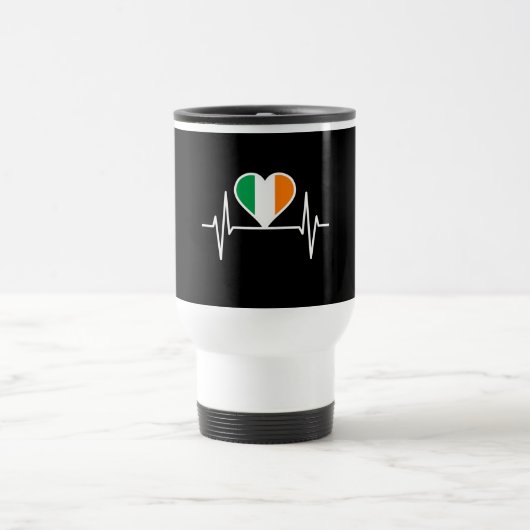 Mug De Voyage Bouton de coeur du drapeau irlandais (Centre)