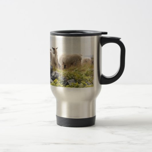 Mug De Voyage Conceptions originales - Moutons dans un champ (Droit)
