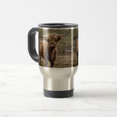 Mug De Voyage **"Furry Majesty : The Woolly Brown Highland Cow"* (Devant gauche)