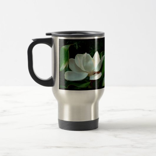 Mug De Voyage Magnolia en gros plan (Gauche)