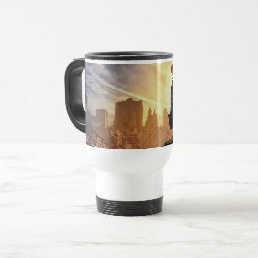 Mug De Voyage NEWT SCAMANDER™ dans un bâtiment détruit (Devant gauche)