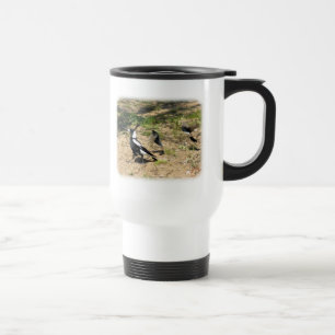 Mug De Voyage Pie australienne assaillie par les hochequeues