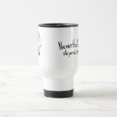 Mug De Voyage Stick Figure Girl avec Baskets et marguerites (Centre)