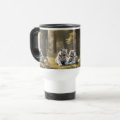 Mug De Voyage White Tigers at Rest – Serene Forest (Devant gauche)