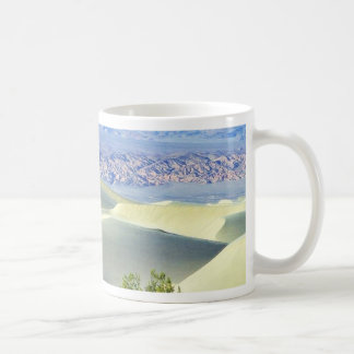 Mug Death Valley abandonne des dunes de sable