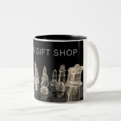 Mug d'échecs en noir et blanc. (Devant droit)