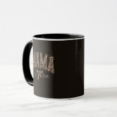 Mug Déclaration de maternité varsity Leopard Mama Art (Devant gauche)