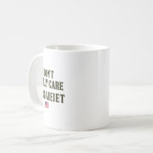 Mug Déclaration Margaret sans inquiétude Sticker Tee (Devant gauche)