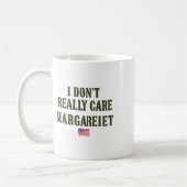 Mug Déclaration Margaret sans inquiétude Sticker Tee (Gauche)