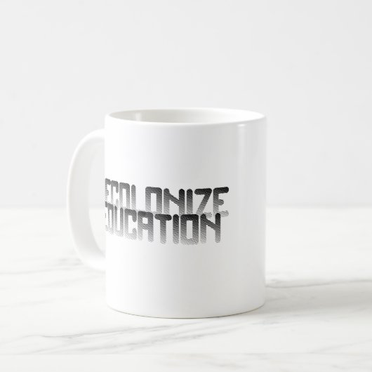 Mug Décoloniser l'éducation (Devant gauche)