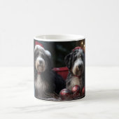 Mug Décor de Noël Bernedoodle Snowy Sleigh (Centre)