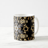 Mug Décor fleuri aux contours dorés. Élément de style (Devant droit)