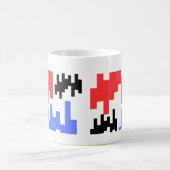 Mug décoratif pixels rouge et bleu. (Centre)