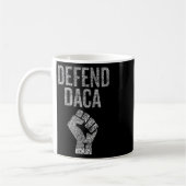 Mug Défendez Daca avec poing résistant graphique en dé (Gauche)