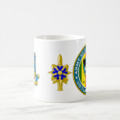 Mug Defense Language Institute - vétéran d'asa Vietnam (Centre)