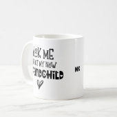 Mug Demander-moi à propos de mon nouveau petit-enfant  (Devant gauche)