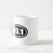 Mug Demi d'ovale de marathon du noir 13,1 (Devant gauche)