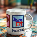 Mug Démocrate Peace Love<br><div class="desc">Cute Peace Love Democrat tasse avec un âne du Parti démocrate en rouge,  blanc et bleu. Un cadeau cool-démocrate pour un militant politique qui travaille en politique et aide les candidats à gagner en aidant à l'élection et à la campagne.</div>