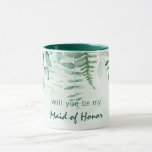 Mug Demoiselle d'honneur demoiselle d'honneur eucalypt<br><div class="desc">Un fond vert et blanc aquarellé. Décoré de feuillage de verdure d'eucalyptus et de fougère de forêt. Avec le texte : Voulez-vous être ma demoiselle d'honneur ou témoin.</div>
