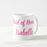 Mug Demoiselle d'honneur rose Cadeaux personnalisés Ma<br><div class="desc">Belle calligraphie, tasse de café de Mariage demoiselle d'honneur rose. Parfait pour les faveurs de Mariage. Vous pouvez personnaliser avec votre nom.</div>